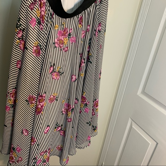 Torrid Skater Skirt Size 2X - Picture 3 of 12